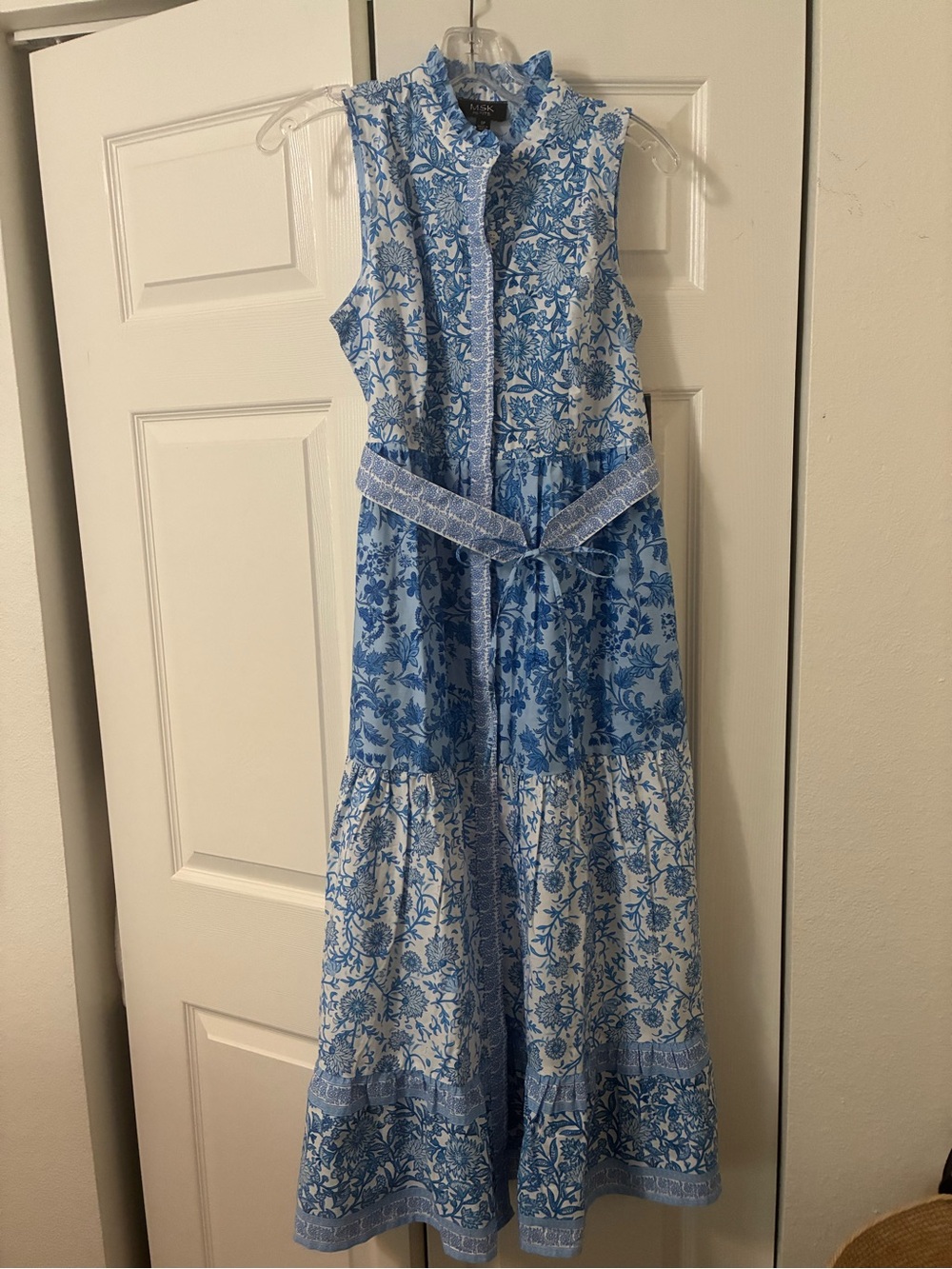 MSK Blue and White Sleeveless Floral Maxi Dress with Tie